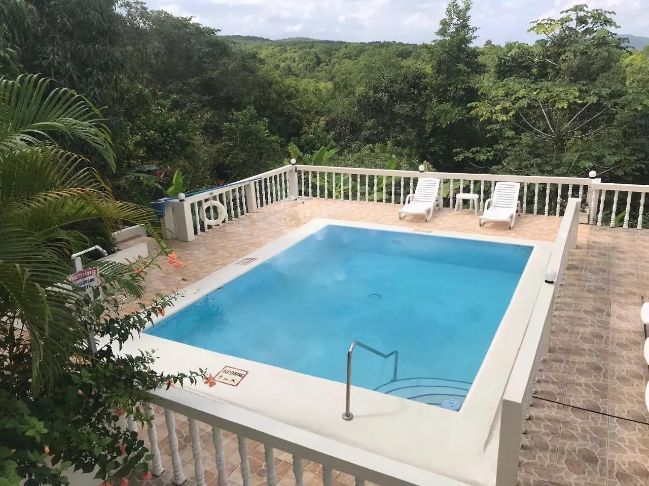Retreat Guest House 4*, 팰머스